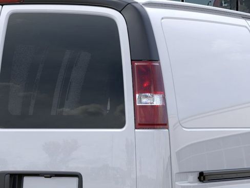 New 2026 Chevrolet Express 2500 image 11
