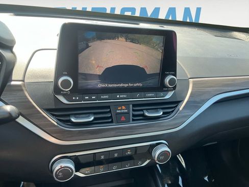 Used 2025 Nissan Altima 2.5 SV image 21