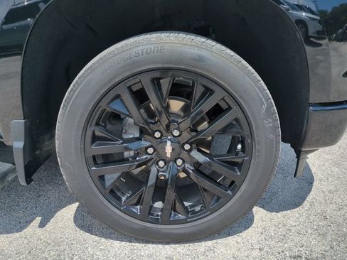 Used 2024 Chevrolet Silverado 1500 High Country w/ High Country Premium Package AWD/4WD image 11