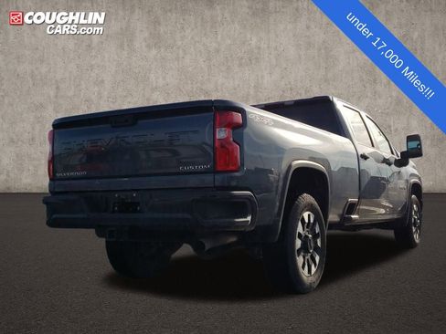 Used 2020 Chevrolet Silverado 2500 Custom w/ Custom Value Package image 5