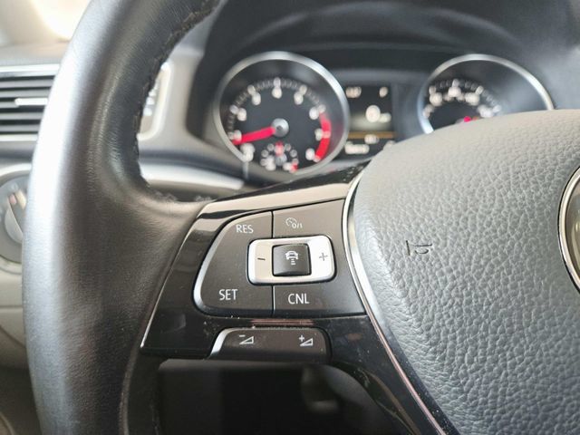 Used 2018 Volkswagen Passat 2.0T SE FWD image 20