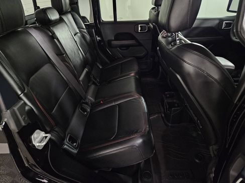 Used 2025 Jeep Gladiator Rubicon w/ Convenience Group AWD/4WD image 28