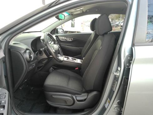 Used 2019 Hyundai Kona SEL image 12