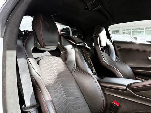 Used 2022 Chevrolet Corvette Stingray Premium Cpe w/ Z51 Performance Package image 24