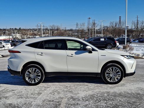 Used 2021 Toyota Venza XLE w/ Softex Package image 7