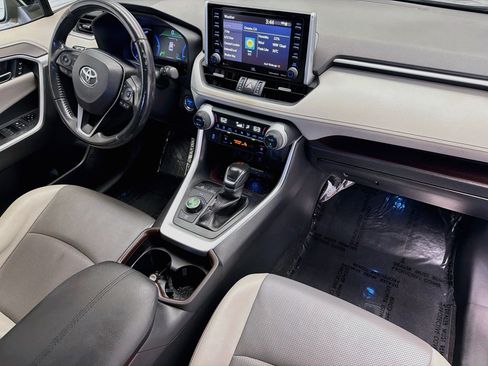 Used 2020 Toyota RAV4 Limited AWD/4WD image 12