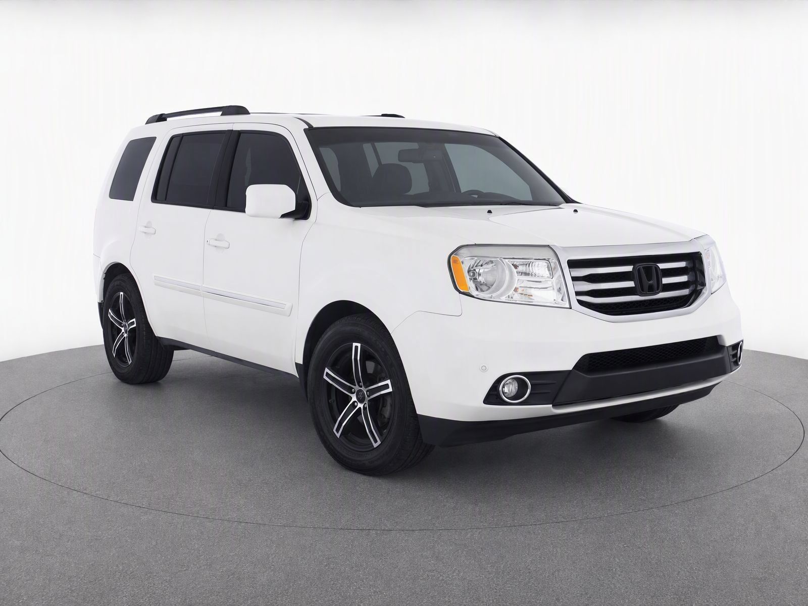 Used 2014 Honda Pilot Touring image 1