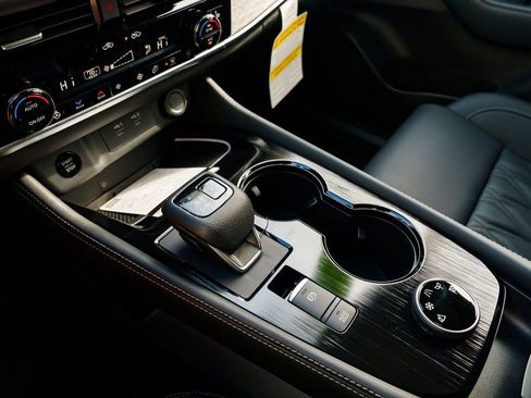 New 2026 Nissan Rogue Platinum w/ Platinum Premium Package image 18