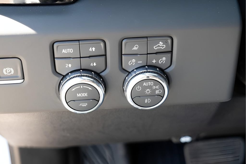 New 2026 GMC Sierra 2500 AT4 w/ AT4 Premium Plus Package AWD/4WD image 18