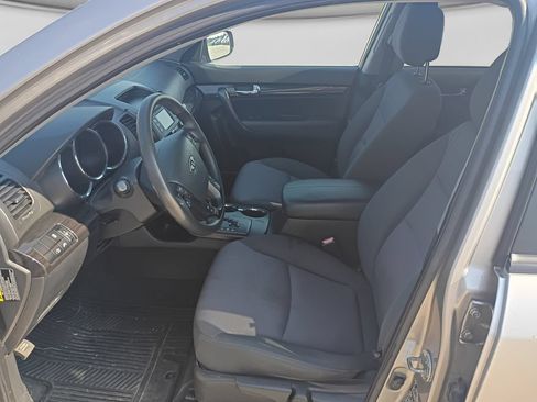 Used 2013 Kia Sorento LX w/ Convenience Pkg FWD image 17