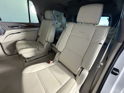 Used 2024 Cadillac Escalade Premium Luxury Platinum image 27