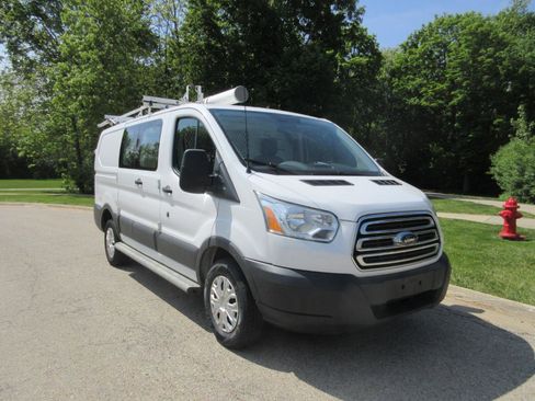 Used 2015 Ford Transit 250 130 Low Roof w/ Exterior Upgrade Package RWD image 16
