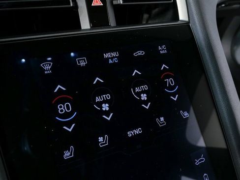 Certified 2025 Porsche Taycan image 15