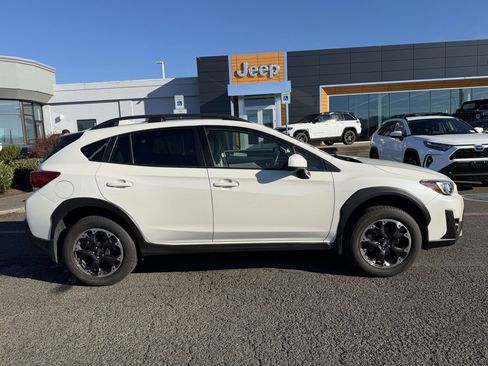 Used 2022 Subaru Crosstrek 2.0i Premium w/ Popular Package #4 image 9