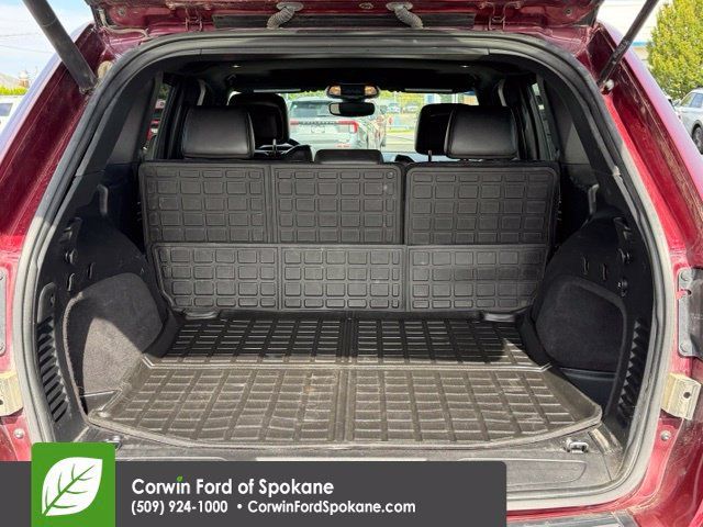 Used 2019 Jeep Grand Cherokee Altitude AWD/4WD image 17