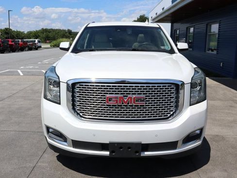 Used 2016 GMC Yukon XL Denali w/ Open Road Package AWD/4WD image 4
