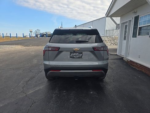 Used 2025 Chevrolet Equinox LT w/ Convenience Package II image 7