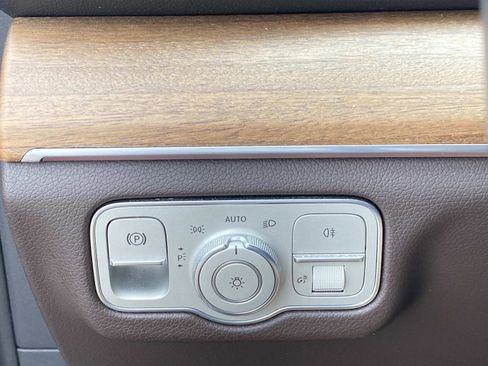 Used 2020 Mercedes-Benz GLE 450 4MATIC image 25