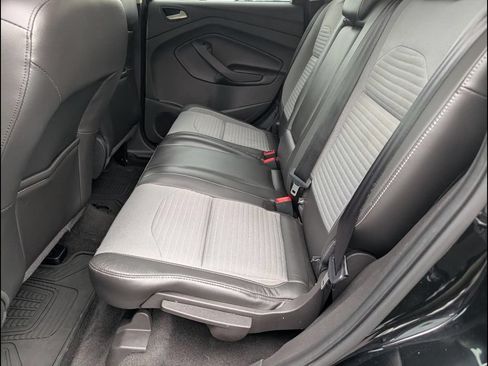 Used 2017 Ford Escape SE w/ SE Sport Appearance Package FWD image 8