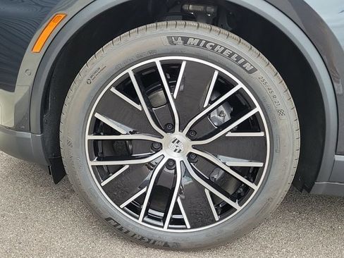 Used 2024 Porsche Macan 4 Electric image 8