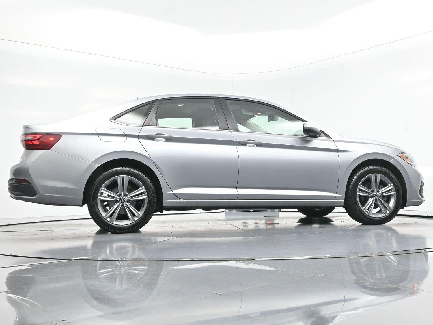 Used 2024 Volkswagen Jetta SE FWD image 51