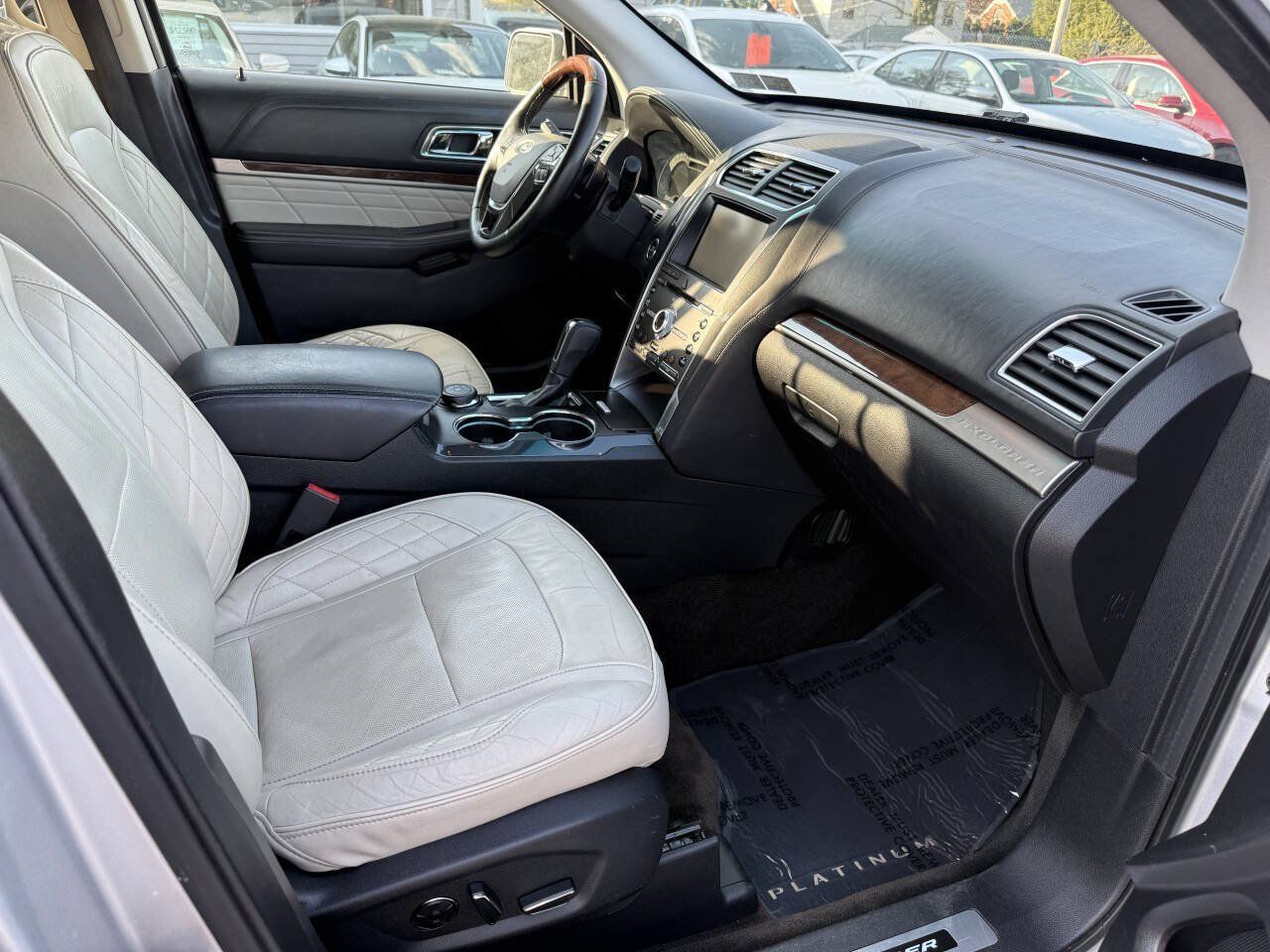 Used 2016 Ford Explorer Platinum AWD/4WD image 9