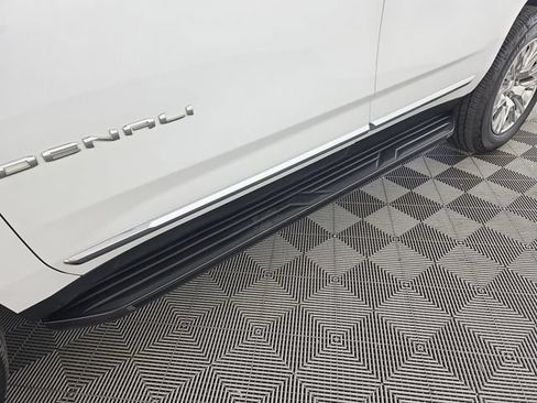 Certified 2022 GMC Yukon Denali AWD/4WD image 11