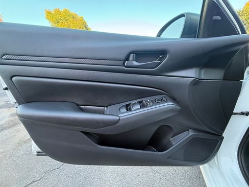 Used 2025 Nissan Altima 2.5 S FWD image 18