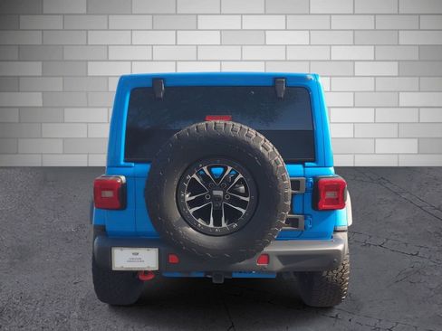 Used 2024 Jeep Wrangler Unlimited Rubicon AWD/4WD image 4