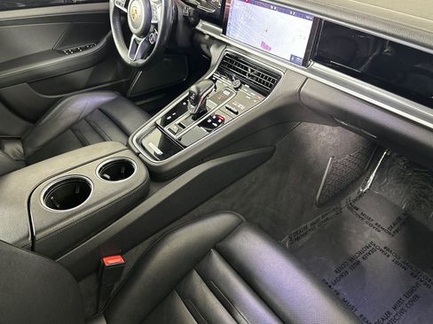 Used 2018 Porsche Panamera 4 image 16