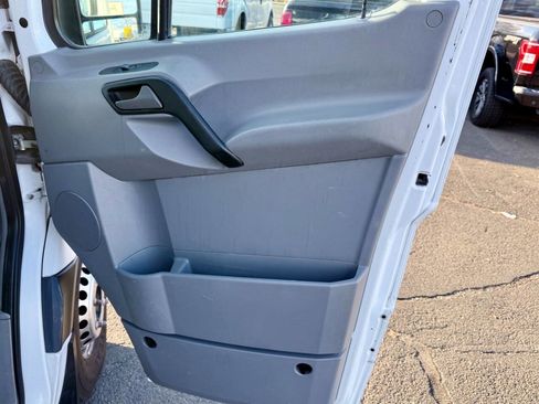 Used 2014 Mercedes-Benz Sprinter 3500 image 34