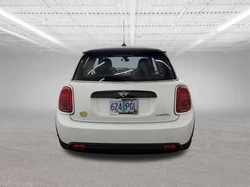 Certified 2024 MINI Cooper SE image 4