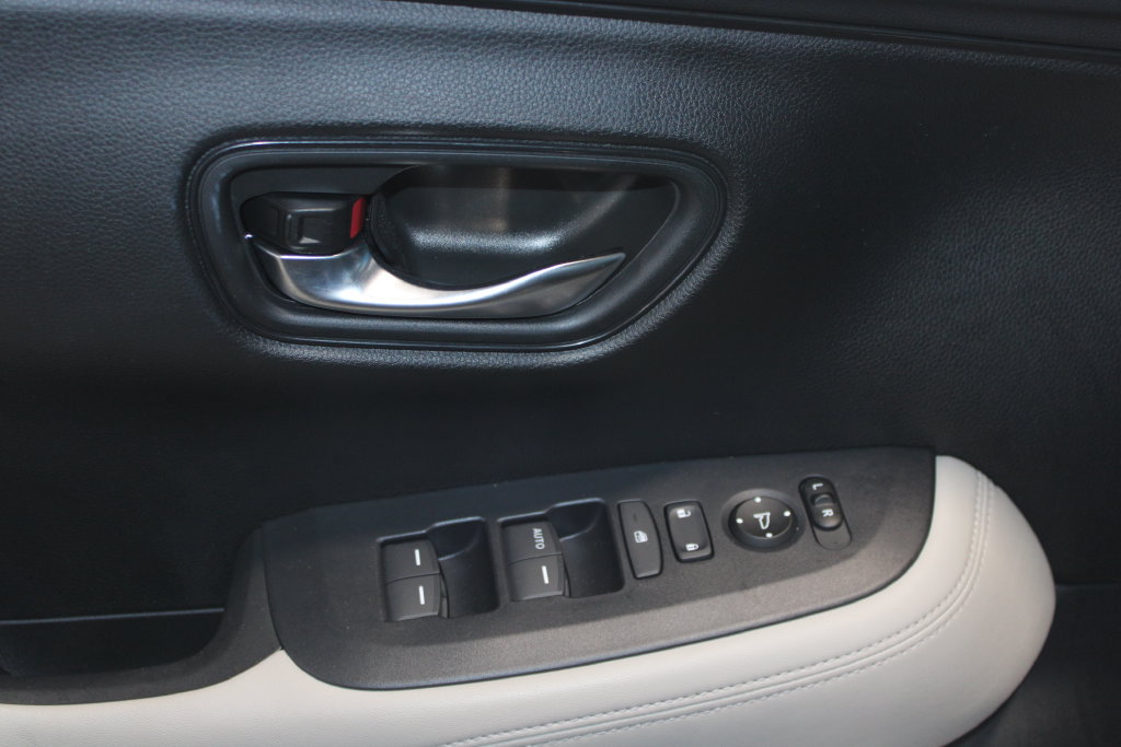 Used 2024 Honda HR-V LX image 6