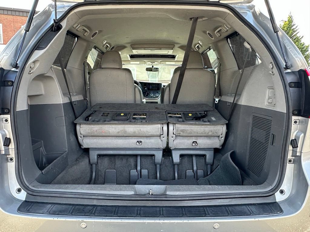 Used 2016 Toyota Sienna XLE Premium AWD/4WD image 33