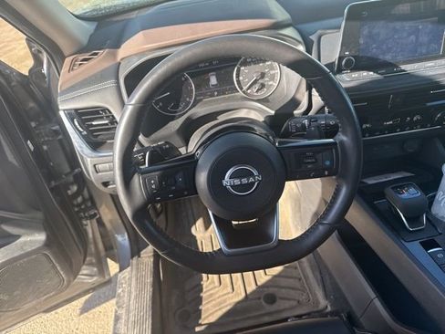 Used 2022 Nissan Rogue SV w/ SV Premium Package AWD/4WD image 14
