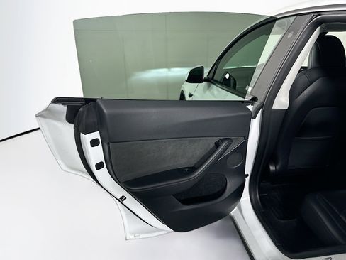 Used 2023 Tesla Model Y Long Range image 24