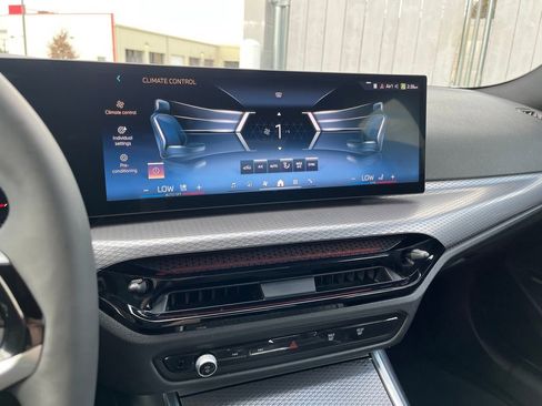 Used 2025 BMW 330i xDrive Sedan image 23