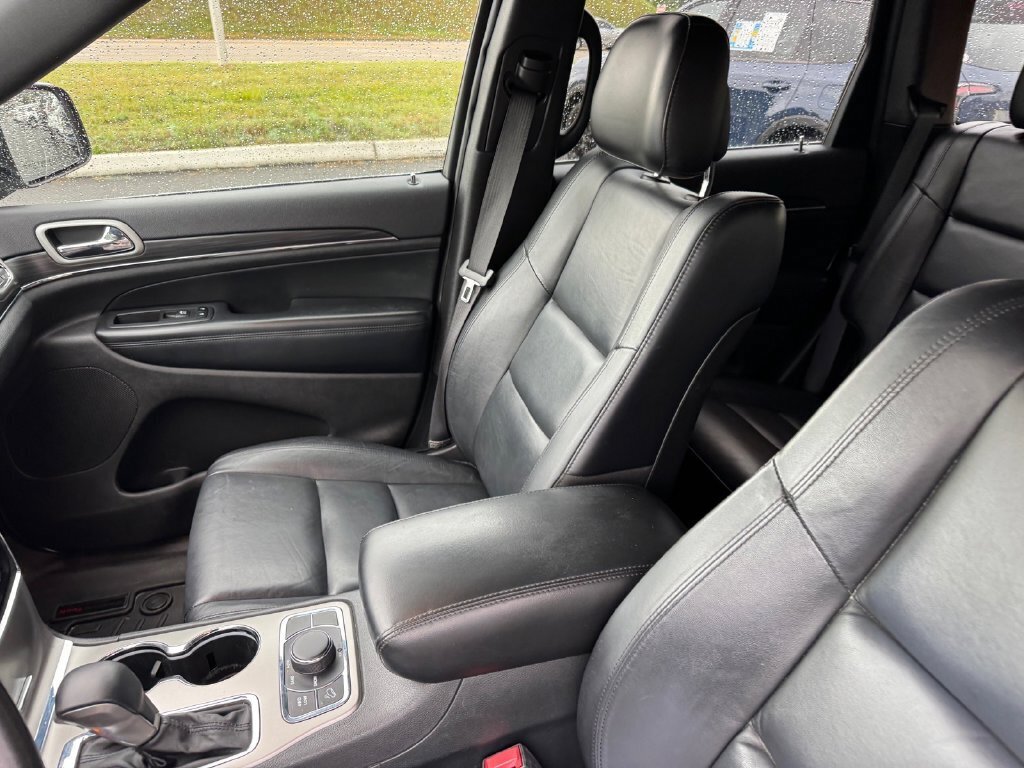 Used 2019 Jeep Grand Cherokee Limited AWD/4WD image 10