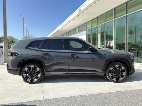 Used 2023 BMW XM AWD/4WD image 2