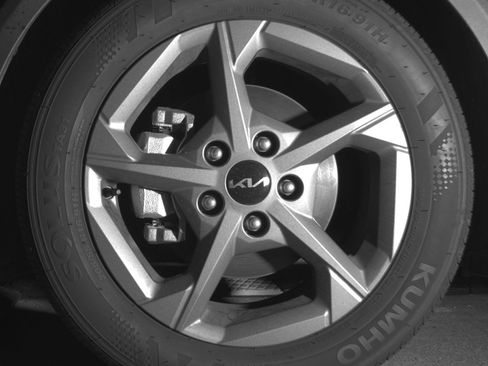 Used 2025 Kia K4 LXS image 12