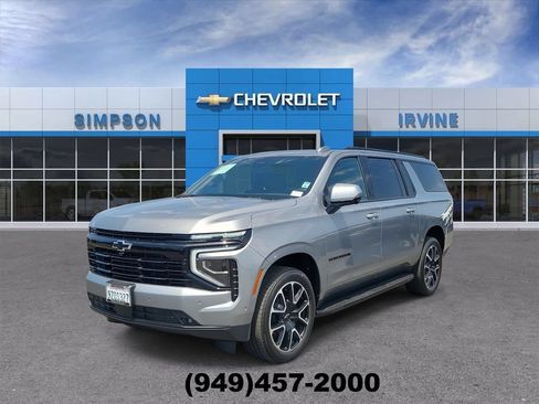 Used 2026 Chevrolet Suburban RST w/ Comfort Package AWD/4WD image 4