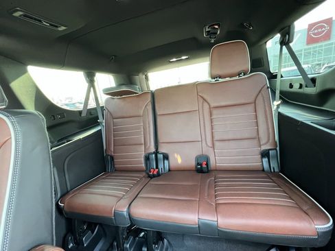 Used 2024 GMC Yukon XL Denali Ultimate image 34