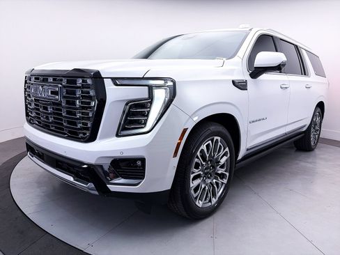 Used 2025 GMC Yukon XL Denali Ultimate AWD/4WD image 17