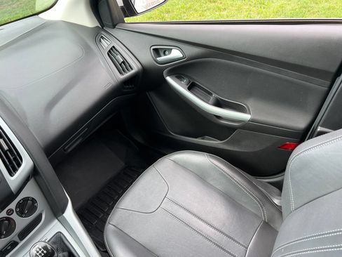 Used 2013 Ford Focus SE FWD image 27