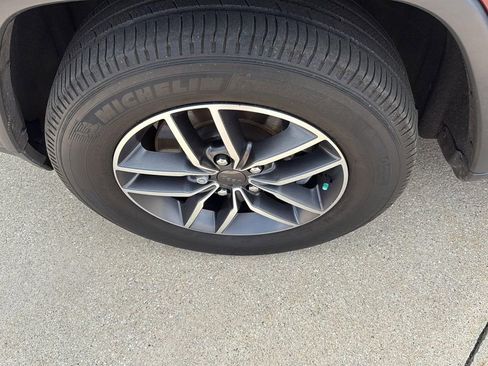 Used 2022 Jeep Grand Cherokee Limited image 9