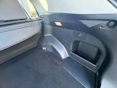 Used 2025 Toyota RAV4 XLE AWD/4WD image 48