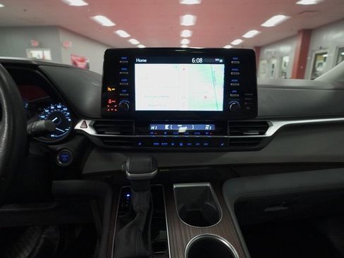 Used 2023 Toyota Sienna XLE w/ XLE Plus Package image 20