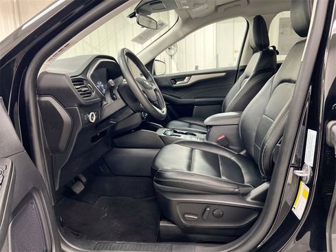 Used 2022 Ford Escape SEL image 18