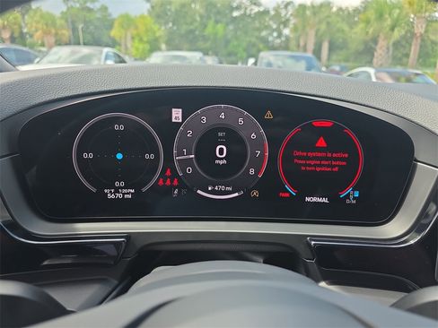 Used 2025 Porsche Cayenne image 29