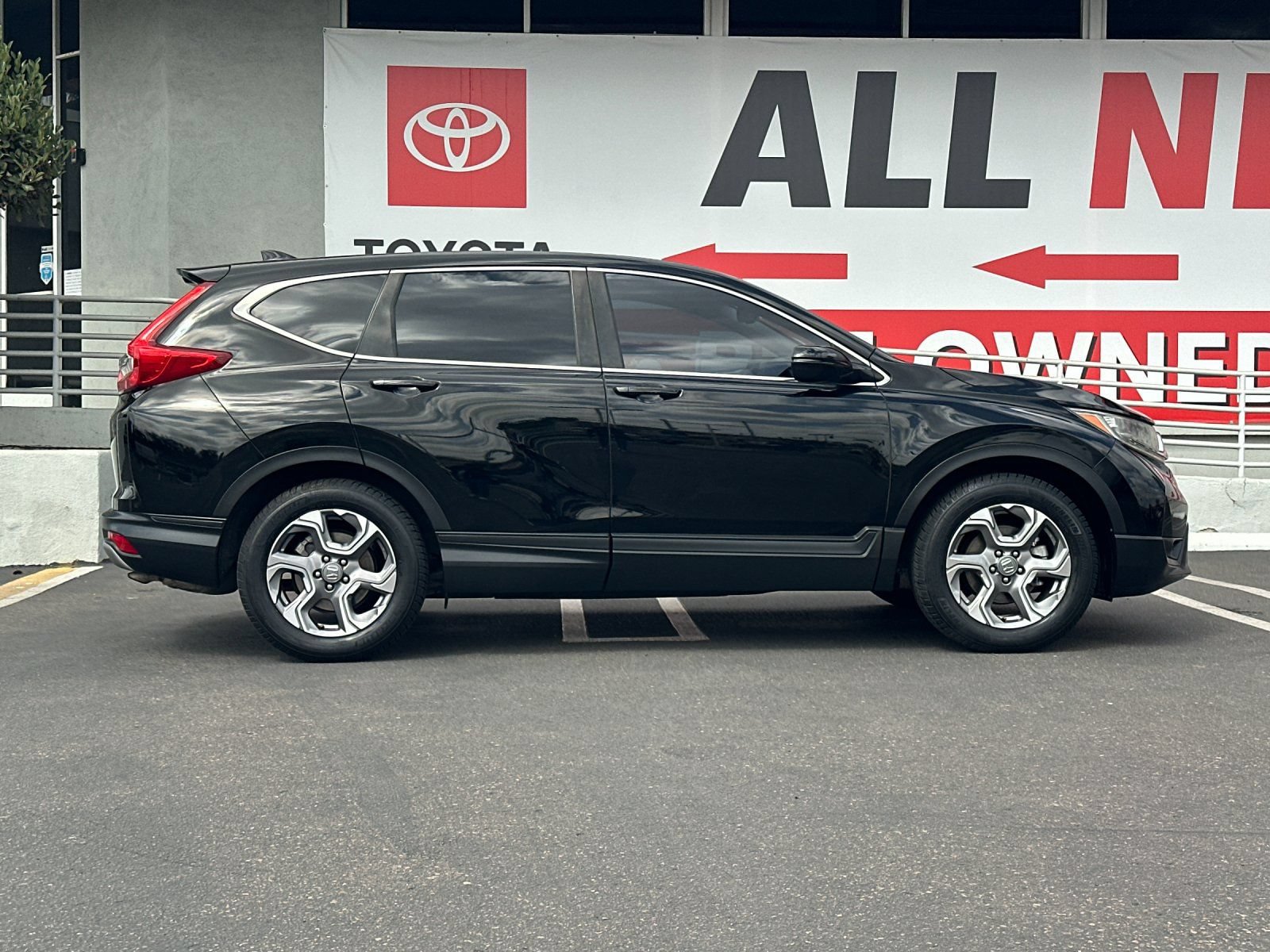 Used 2017 Honda CR-V EX-L image 6